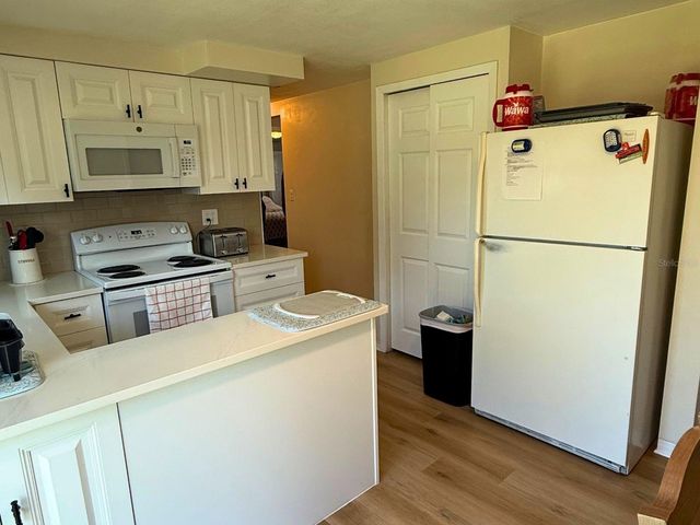 4901 PICTURE AVENUE, Holiday, FL 34690