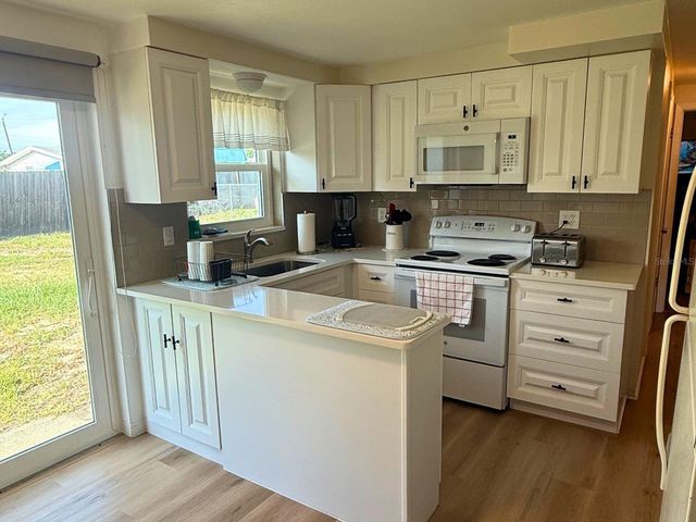 4901 PICTURE AVENUE, Holiday, FL 34690
