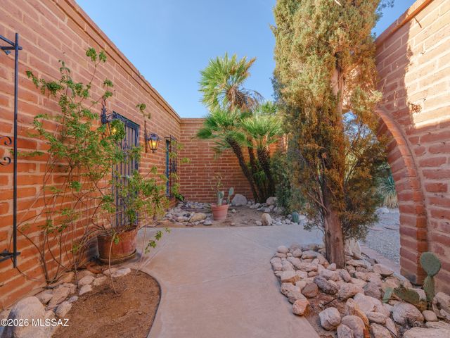 1600 E Entrada Quinta, Tucson, AZ 85718