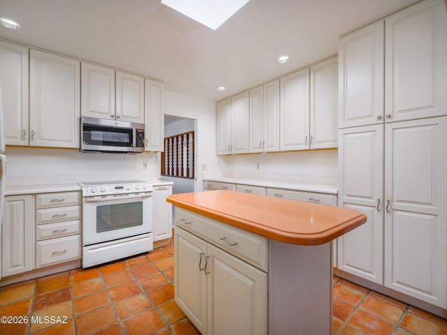 1600 E Entrada Quinta, Tucson, AZ 85718