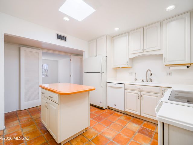 1600 E Entrada Quinta, Tucson, AZ 85718