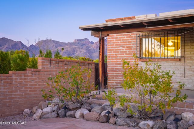 1600 E Entrada Quinta, Tucson, AZ 85718