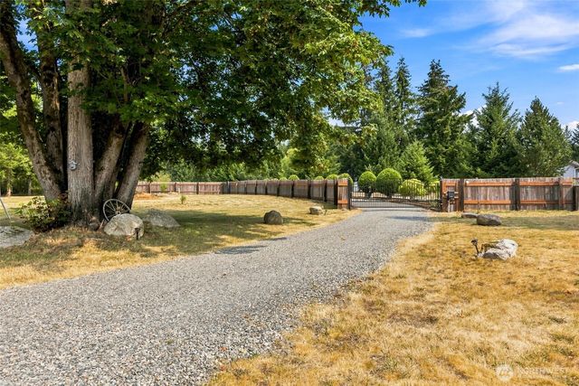 15425 Smith Prairie Road SE, Yelm, WA 98597