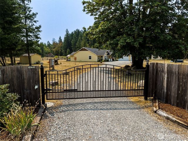 15425 Smith Prairie Road SE, Yelm, WA 98597