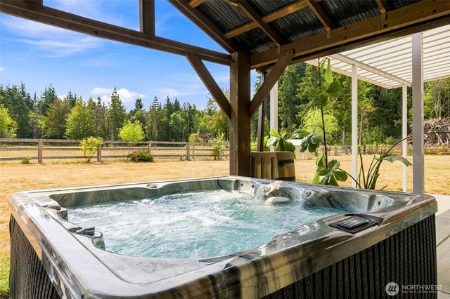 15425 Smith Prairie Road SE, Yelm, WA 98597