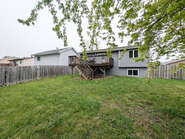 1918 5 Avenue E, West Fargo, ND 58078