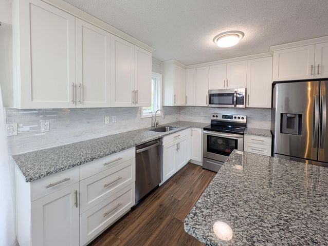 1918 5 Avenue E, West Fargo, ND 58078