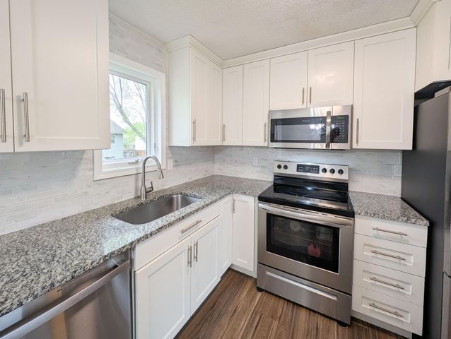 1918 5 Avenue E, West Fargo, ND 58078