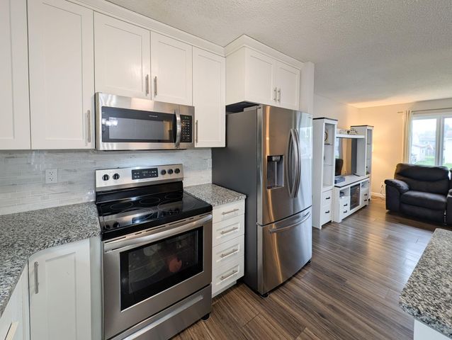 1918 5 Avenue E, West Fargo, ND 58078