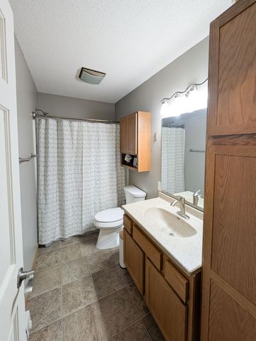 1918 5 Avenue E, West Fargo, ND 58078