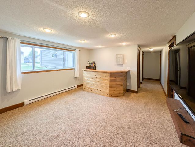 1918 5 Avenue E, West Fargo, ND 58078