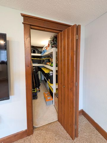 1918 5 Avenue E, West Fargo, ND 58078