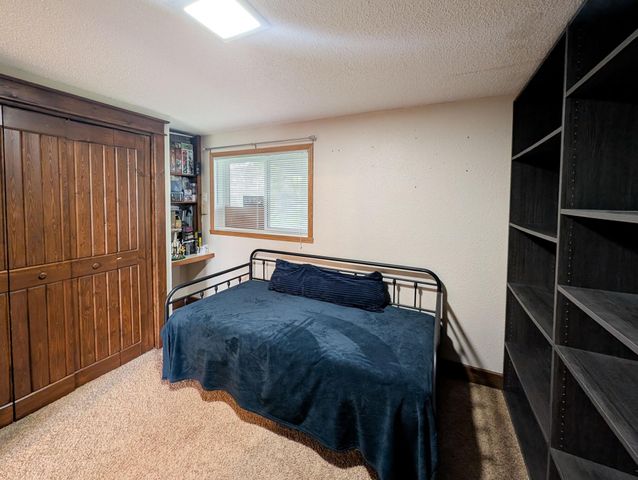1918 5 Avenue E, West Fargo, ND 58078