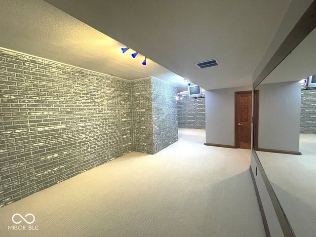 5213 Rocklane Road, Greenwood, IN 46143