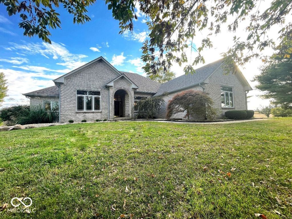 5213 Rocklane Road, Greenwood, IN 46143