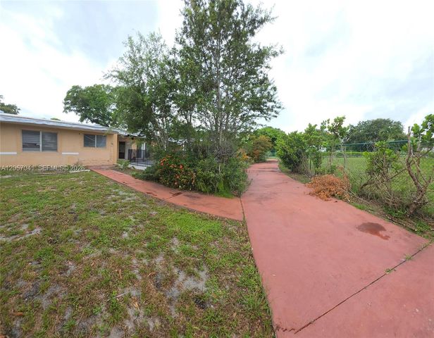 14920 NW 12th Avenue, Miami, FL 33168