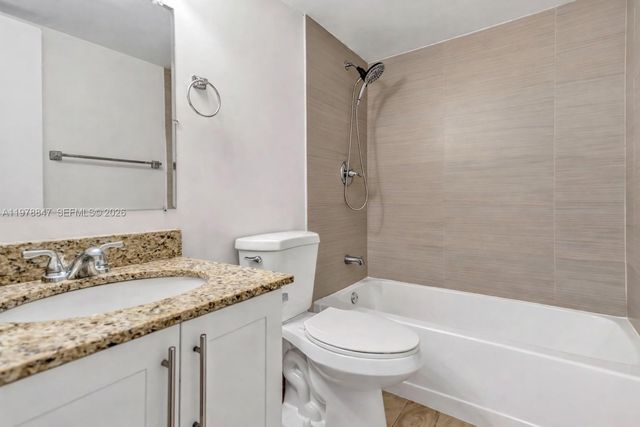 126 Riviera Cir 126, Weston, FL 33326