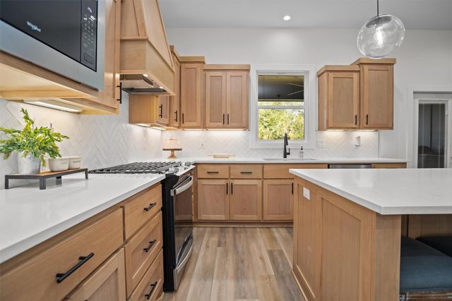 190 Shady Oaks Drive, Hudson, TX 75904