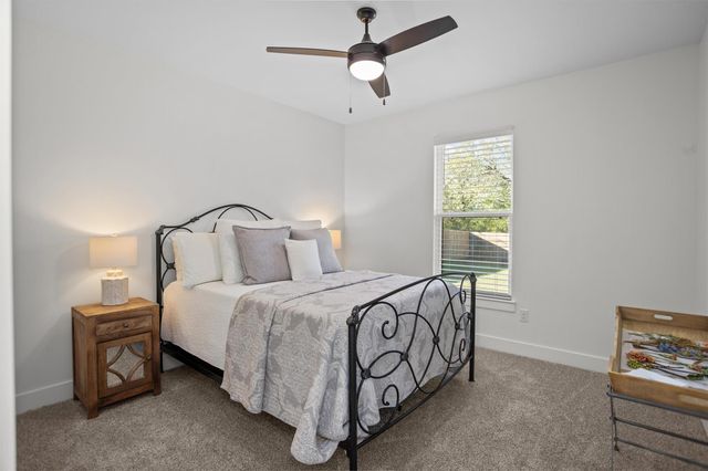 190 Shady Oaks Drive, Hudson, TX 75904