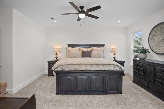 190 Shady Oaks Drive, Hudson, TX 75904