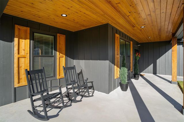 190 Shady Oaks Drive, Hudson, TX 75904