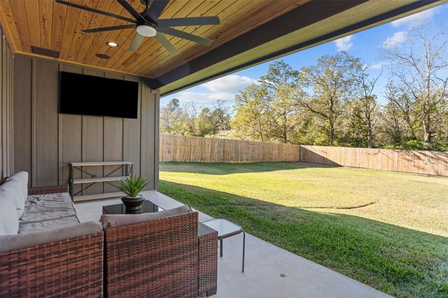 190 Shady Oaks Drive, Hudson, TX 75904