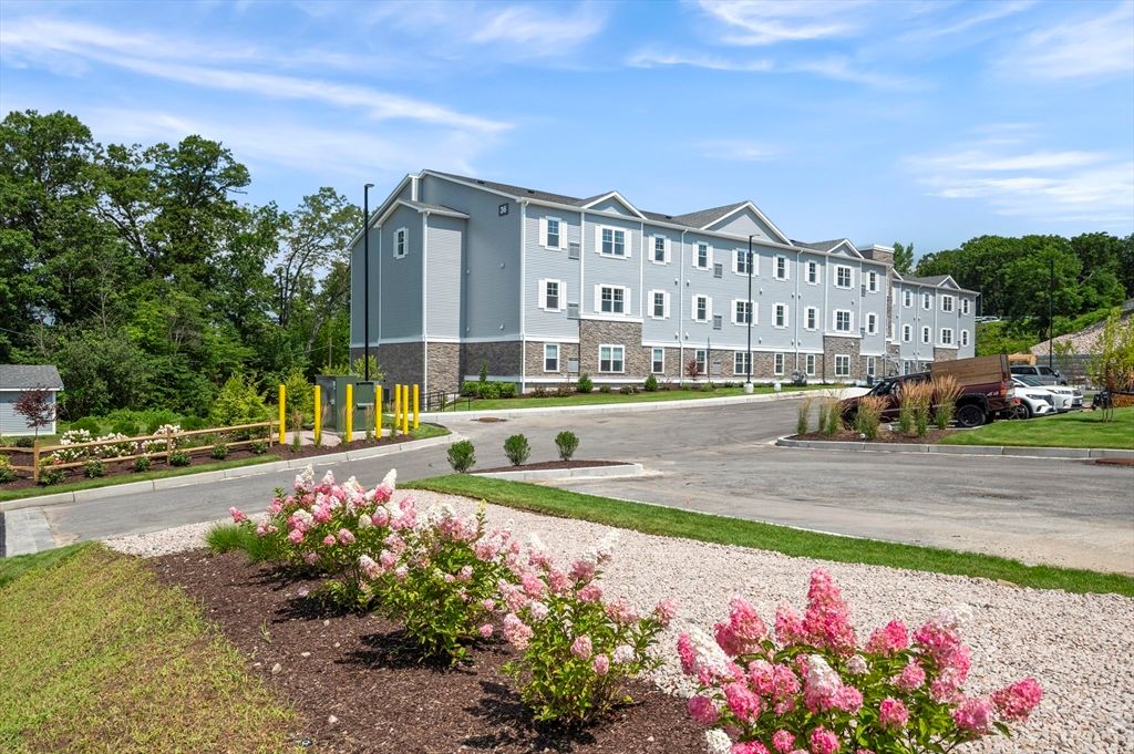 36 Old Louisquisset Pike 101, North Smithfield, RI 02896