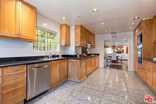 2801 Glendon Avenue, Los Angeles, CA 90064