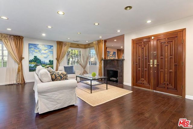 2801 Glendon Avenue, Los Angeles, CA 90064