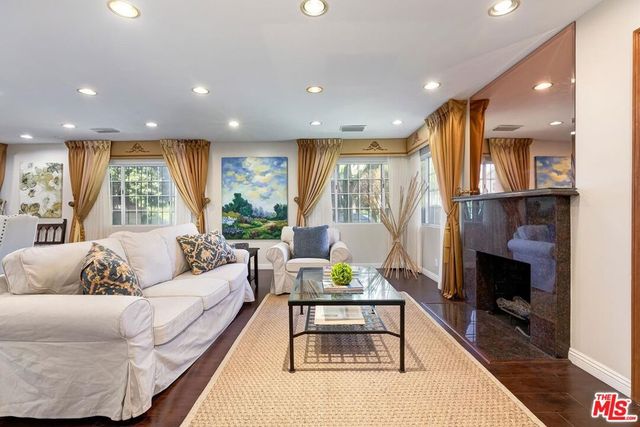 2801 Glendon Avenue, Los Angeles, CA 90064