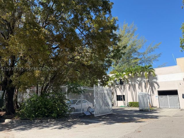 1650 NW 95th Ave, Doral, FL 33172