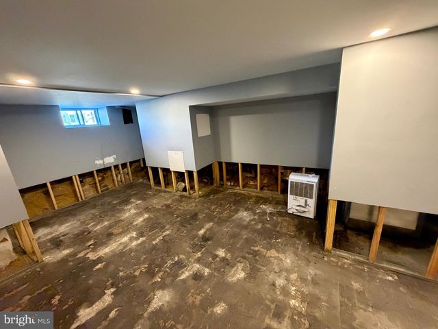 1654 E LYCOMING ST, Philadelphia, PA 19124