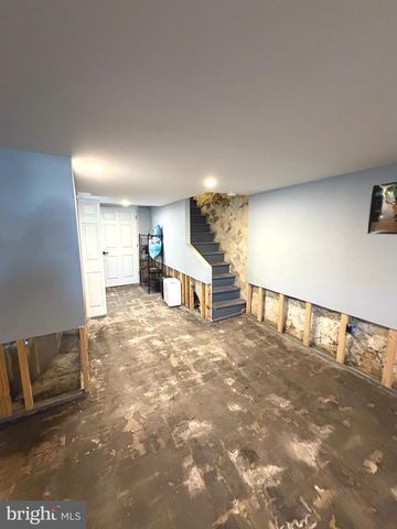 1654 E LYCOMING ST, Philadelphia, PA 19124