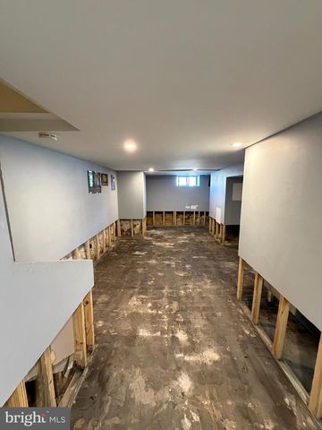 1654 E LYCOMING ST, Philadelphia, PA 19124