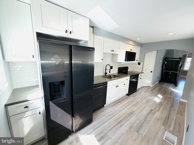 1654 E LYCOMING ST, Philadelphia, PA 19124