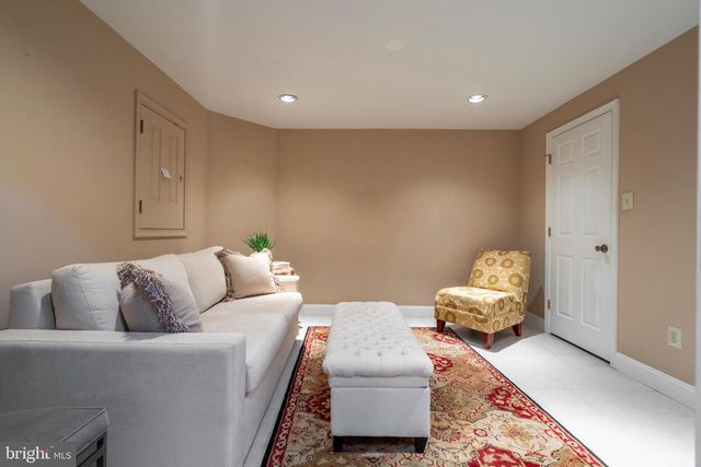 711 SIGNAL HILL RD, Dresher, PA 19025