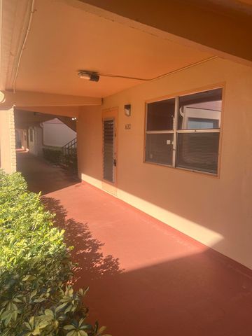 632 Saxony N, Delray Beach, FL 33446