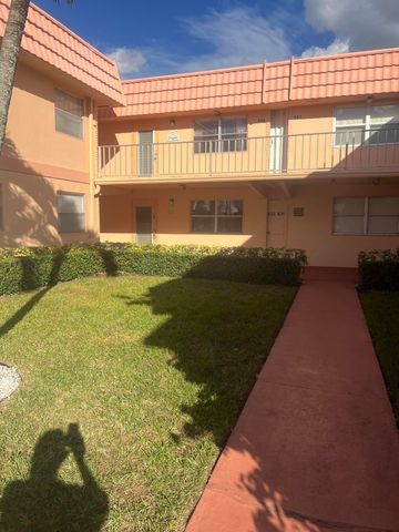 632 Saxony N, Delray Beach, FL 33446