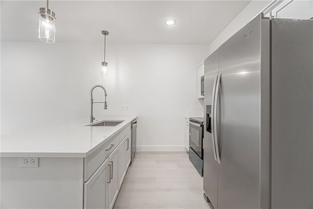 2675 SW Livingston Square 1, Bentonville, AR 72713