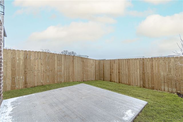 2675 SW Livingston Square 1, Bentonville, AR 72713