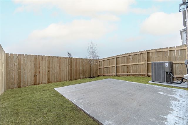 2675 SW Livingston Square 1, Bentonville, AR 72713