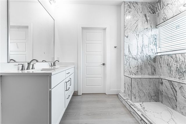 2675 SW Livingston Square 1, Bentonville, AR 72713