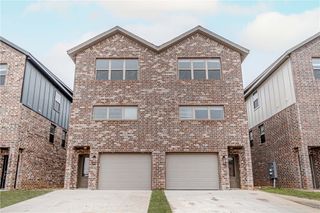 2675 SW Livingston Square 1, Bentonville, AR 72713