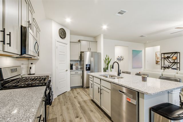 9733 Quail Pointe Road, Aubrey, TX 76227