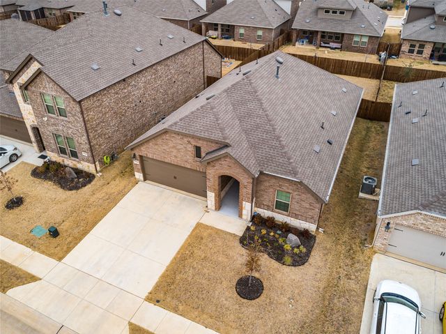 9733 Quail Pointe Road, Aubrey, TX 76227