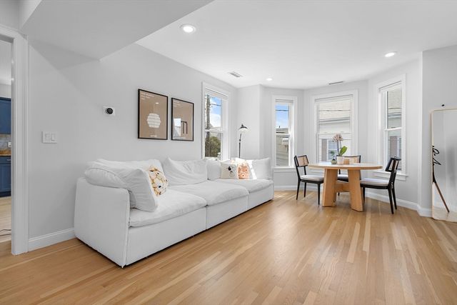 169 Chestnut St 2, Waltham, MA 02453