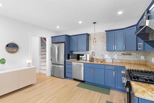 169 Chestnut St 2, Waltham, MA 02453