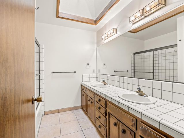 7607 N Gearhart Avenue, Fresno, CA 93720