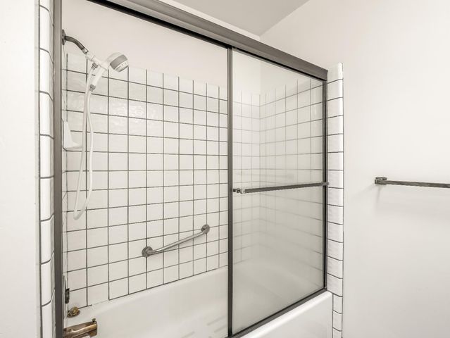 7607 N Gearhart Avenue, Fresno, CA 93720