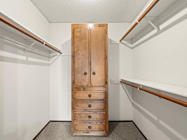 7607 N Gearhart Avenue, Fresno, CA 93720